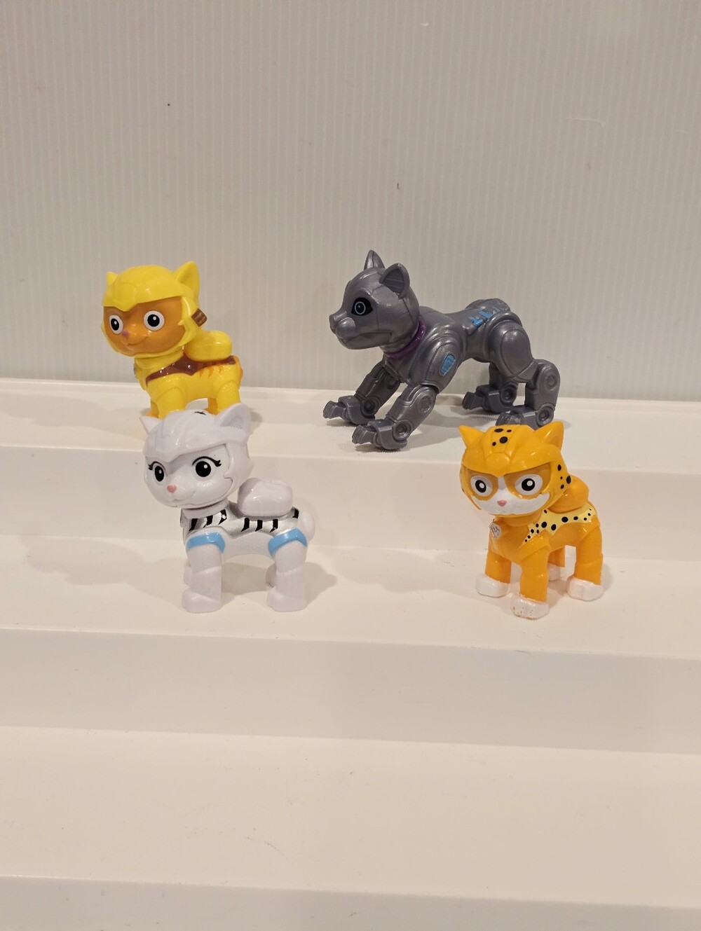 Paw Patrol Wild Cat Pack and Robot Cat Figure Set